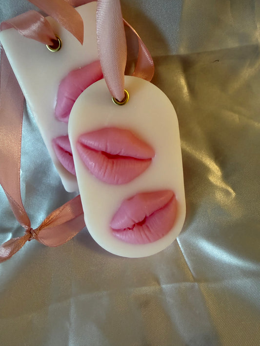 Suspension parfumé bisous